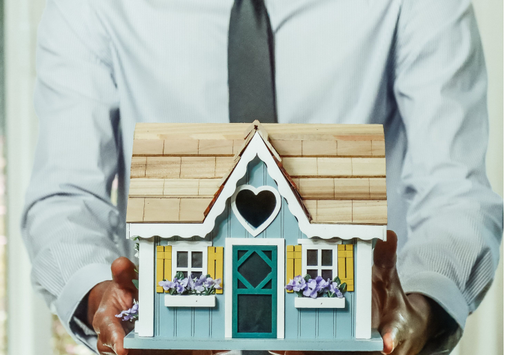 CB REALTY GROUP
